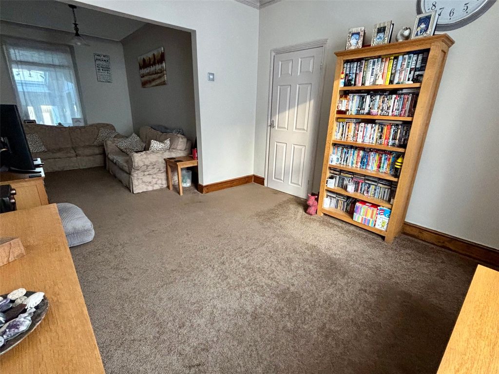 Property photo 3 of 23 Picture No. 22