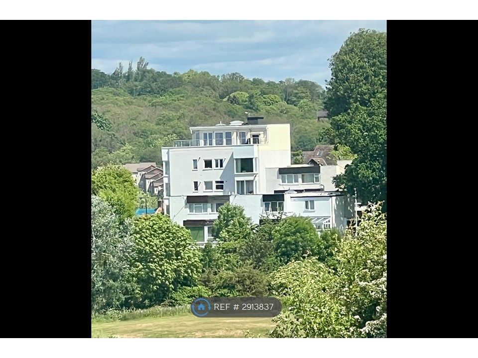 Property photo 3 of 6