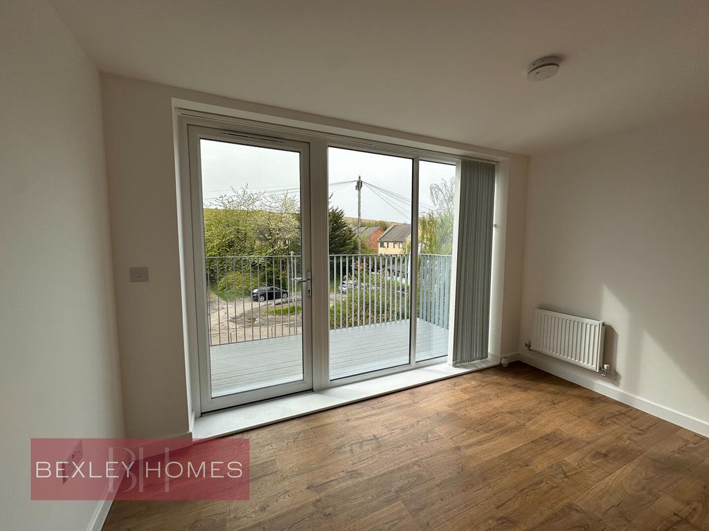Property photo 3 of 17 Balcony
