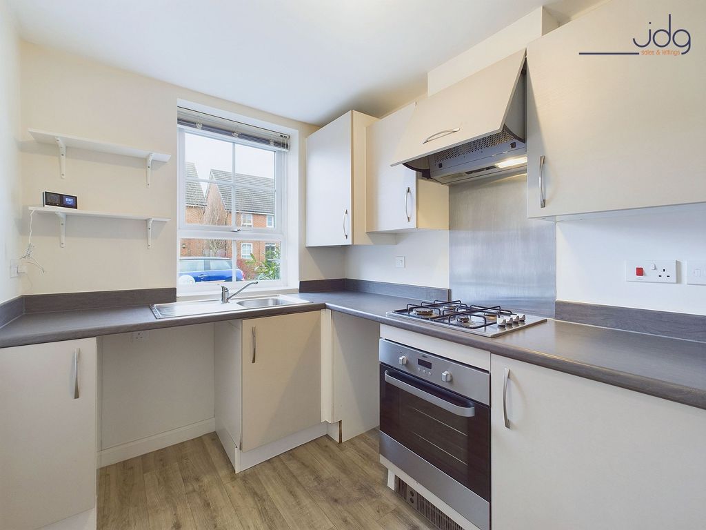 Property photo 3 of 8 Modern Kitchen
