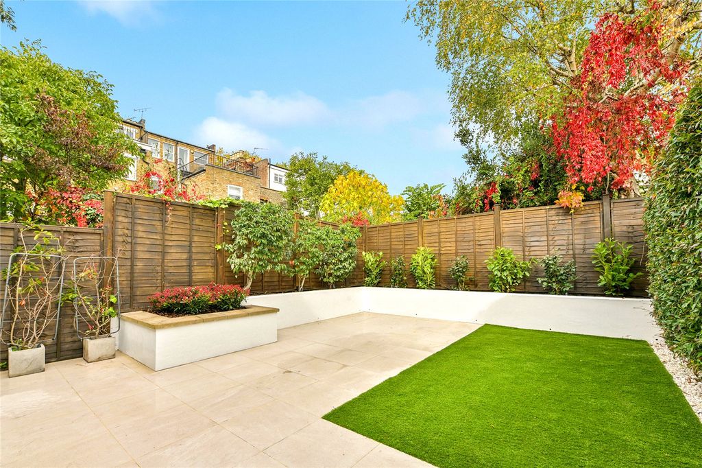 Property photo 1 of 15 Garden