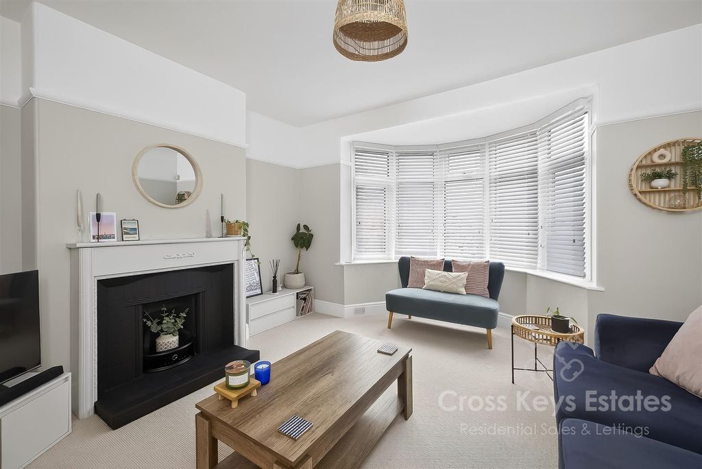 Property photo 3 of 30 Sitting Room