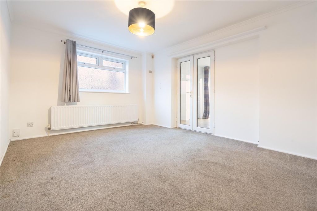 Property photo 3 of 8 Living Room