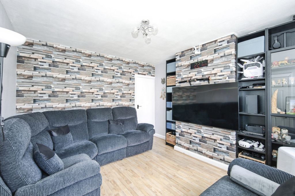 Property photo 2 of 19 Pbox-Img.Jpg