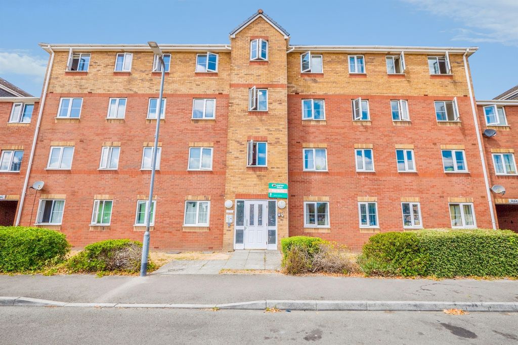 Property photo 1 of 11