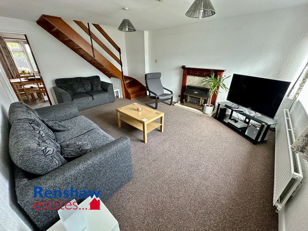 Property photo 2 of 9 L (1)