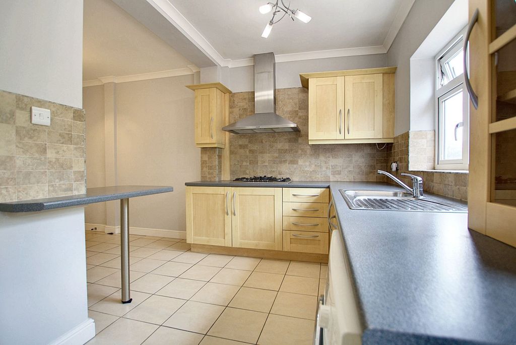 Property photo 3 of 37