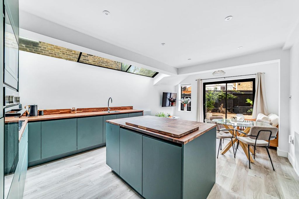 Property photo 2 of 10 Gff 8 Bollo Bridge Road-6.Jpg