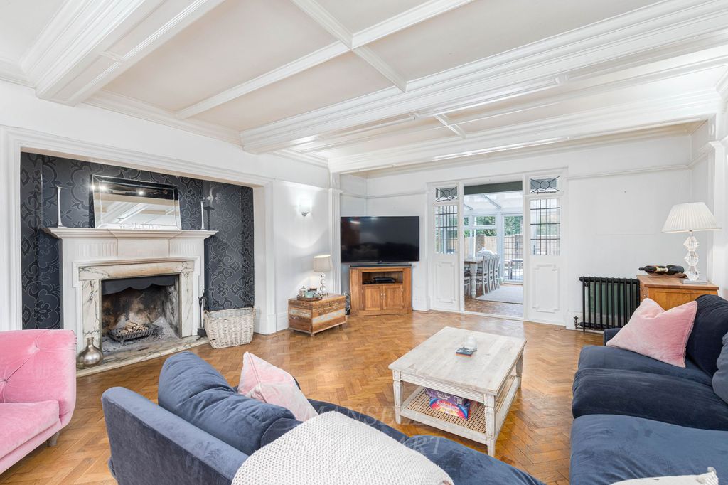 Property photo 2 of 30