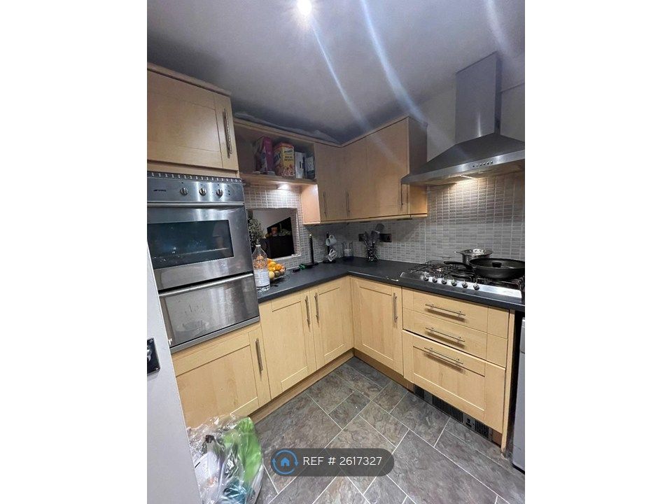 Property photo 3 of 13 Kitchen