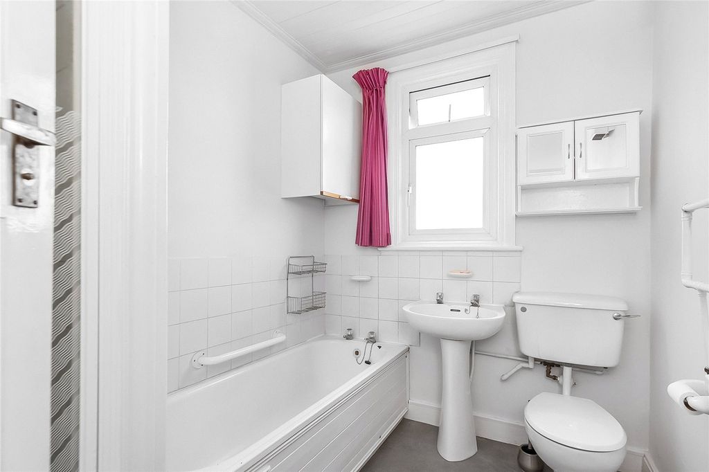 Property photo 3 of 16 Picture No. 09