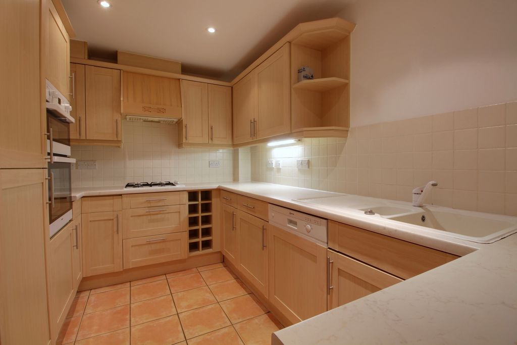 Property photo 2 of 11 Kitchen