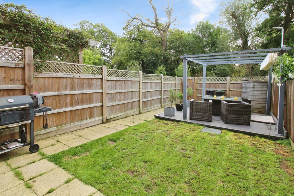 Property photo 3 of 19 Garden
