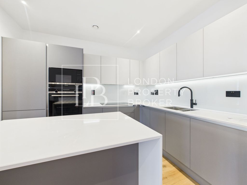 Property photo 3 of 26