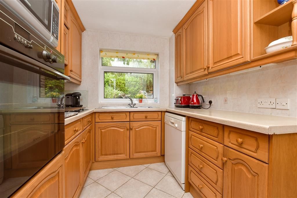 Property photo 3 of 18 Kitchen
