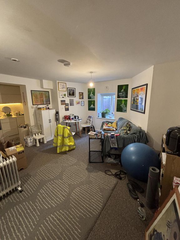 Property photo 1 of 8 Anson Road (Studio)