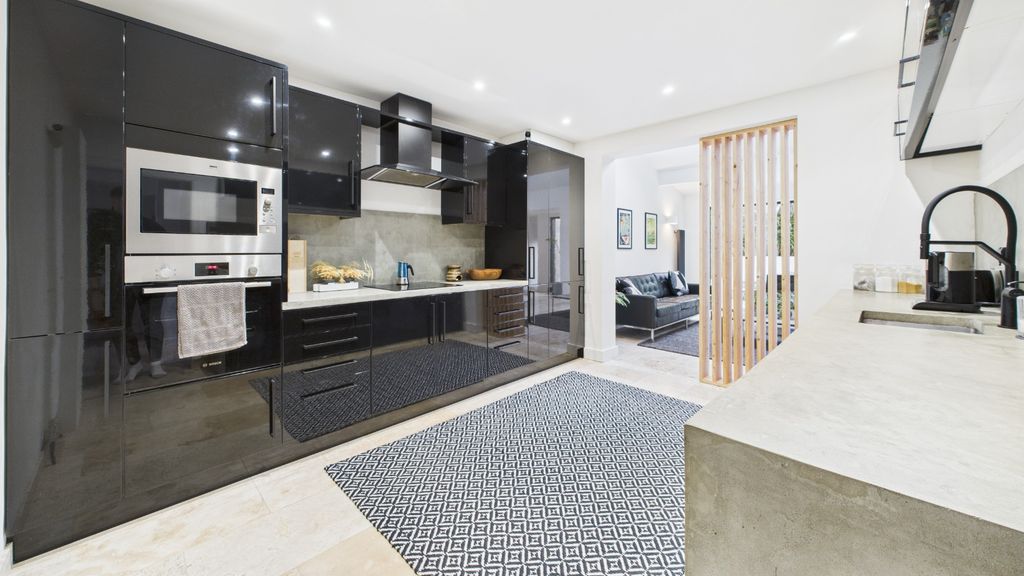 Property photo 2 of 40 4699455