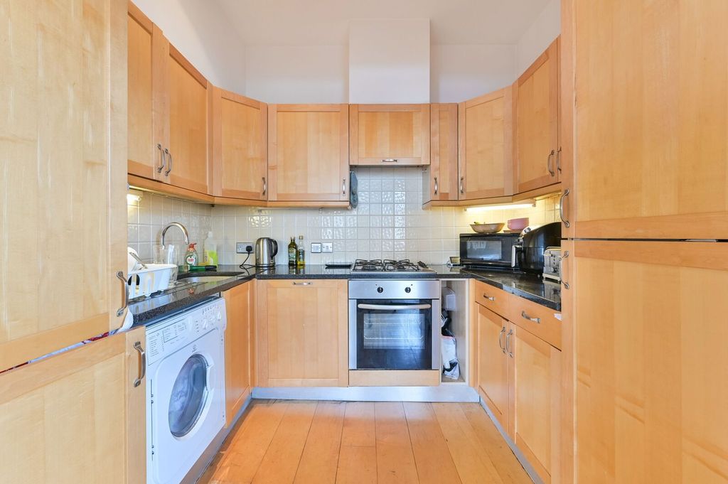 Property photo 3 of 11