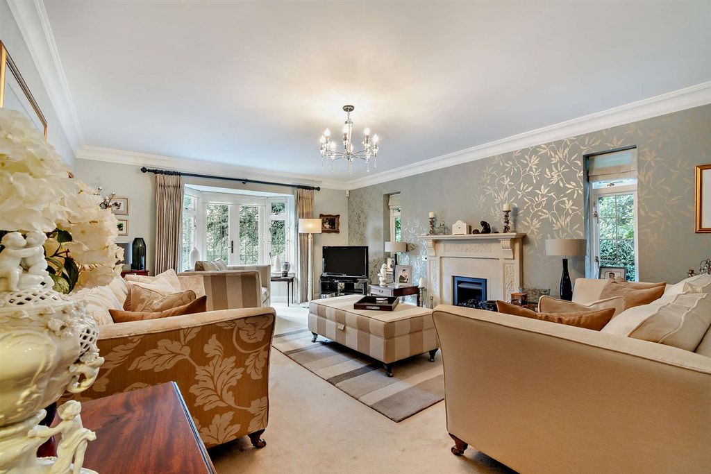 Property photo 3 of 45 8618939-Interior25-800.Jpg
