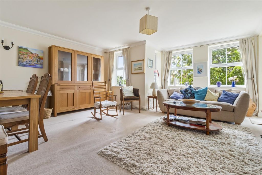 Property photo 2 of 22 4 Seacroft-001.Jpg