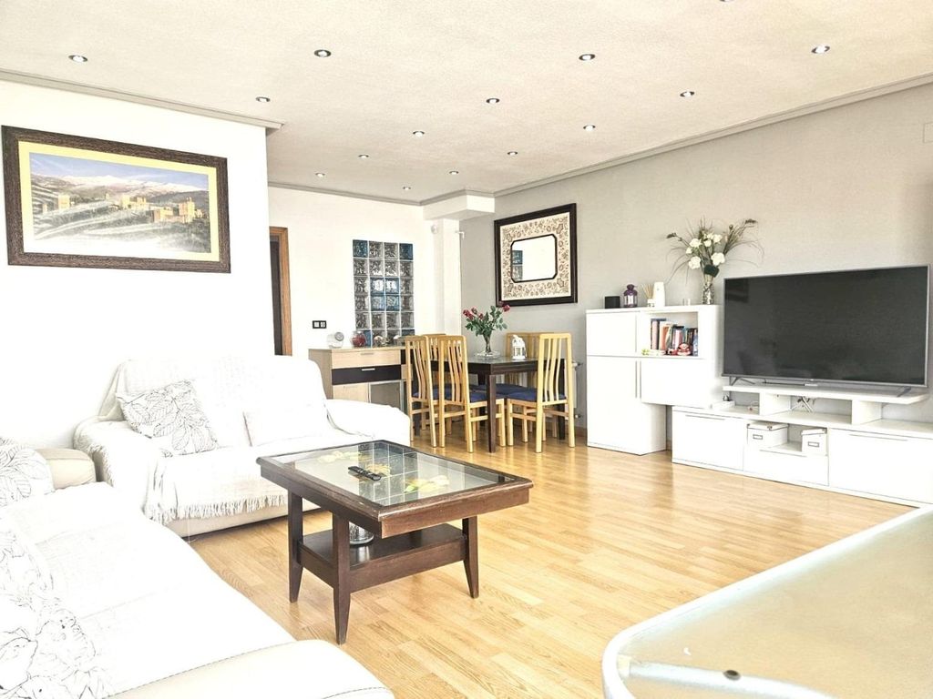 Property photo 2 of 36