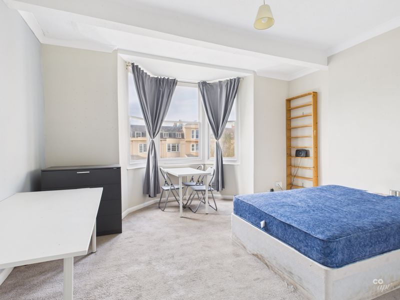 Property photo 2 of 8 Photo 5