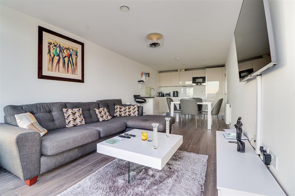 Property photo 3 of 22