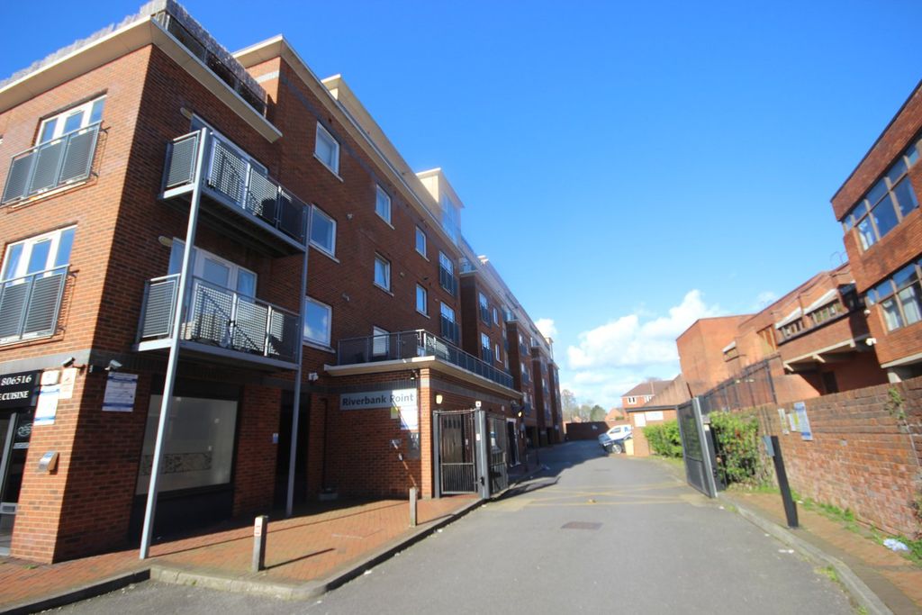 Property photo 1 of 8