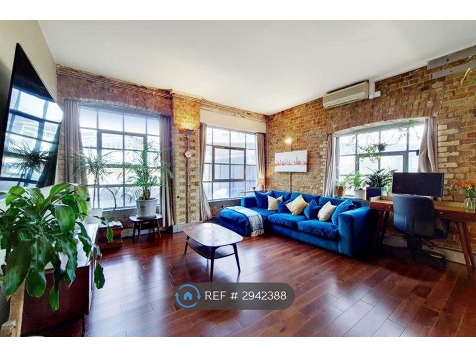 Property photo 1 of 12 Lounge