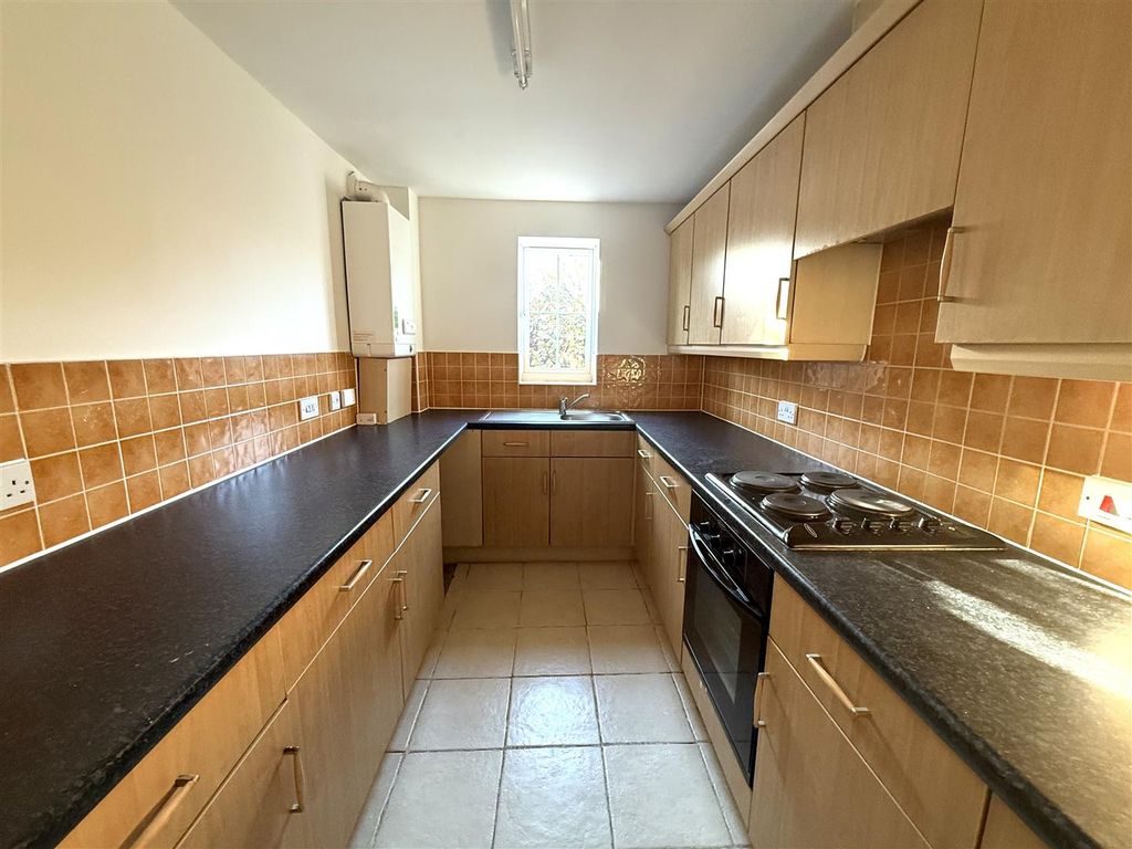 Property photo 3 of 13 10 Silverdale Kit.Jpeg