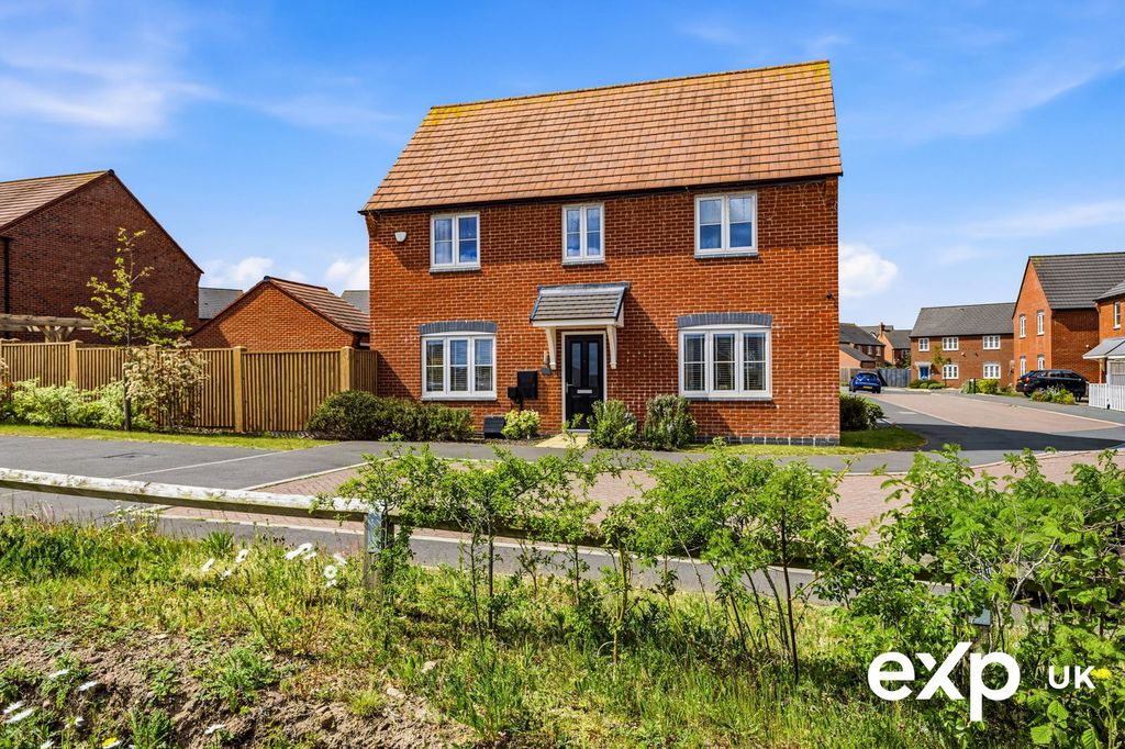 Property photo 1 of 32