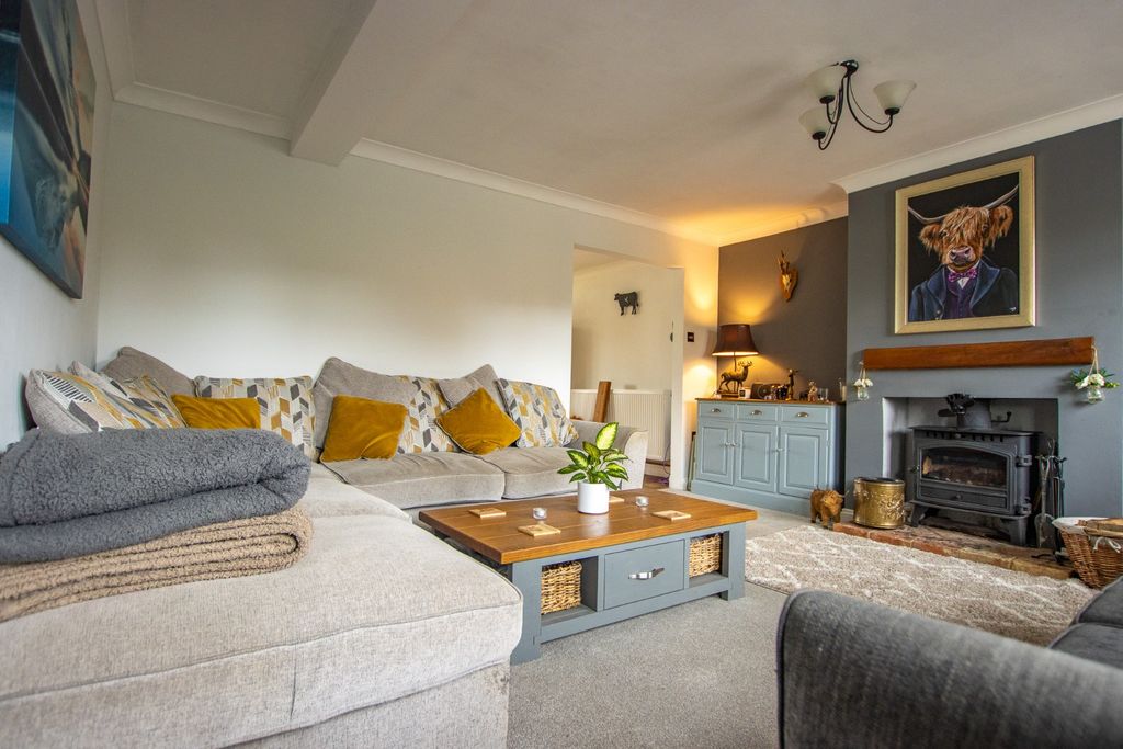 Property photo 3 of 31 4005035