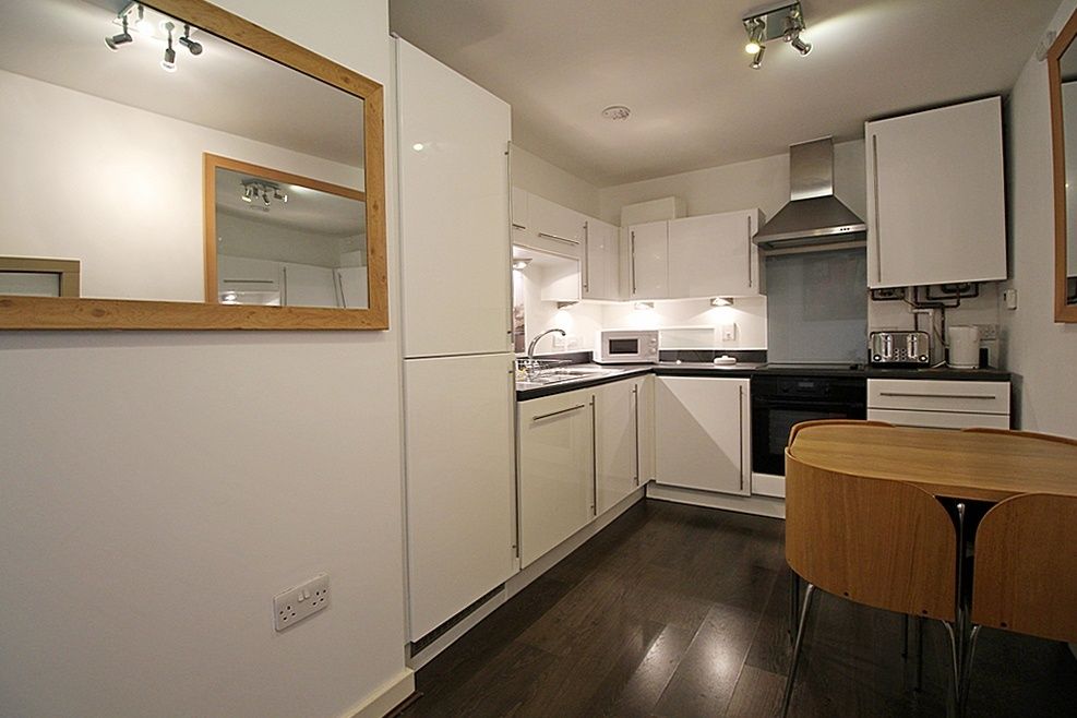 Property photo 1 of 6 1 Bed Flat To Rent Peregrine Court, Hounslow Tw3