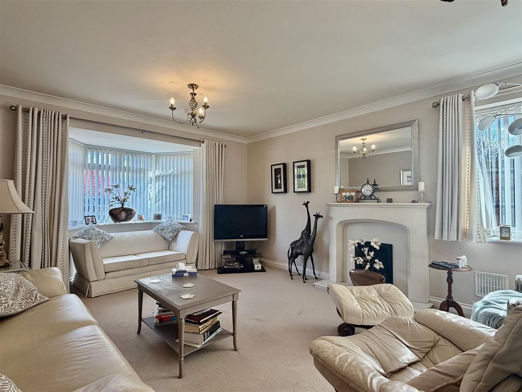 Property photo 3 of 28