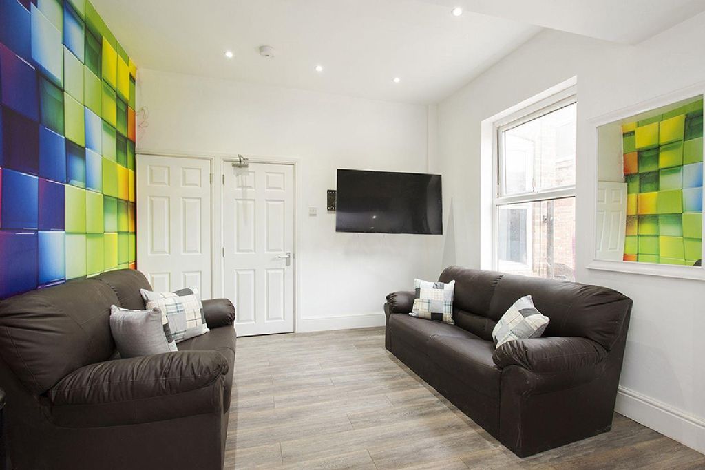 Property photo 2 of 15 Ho2Z3I-Aruuoxckpabp1Ta.Jpg