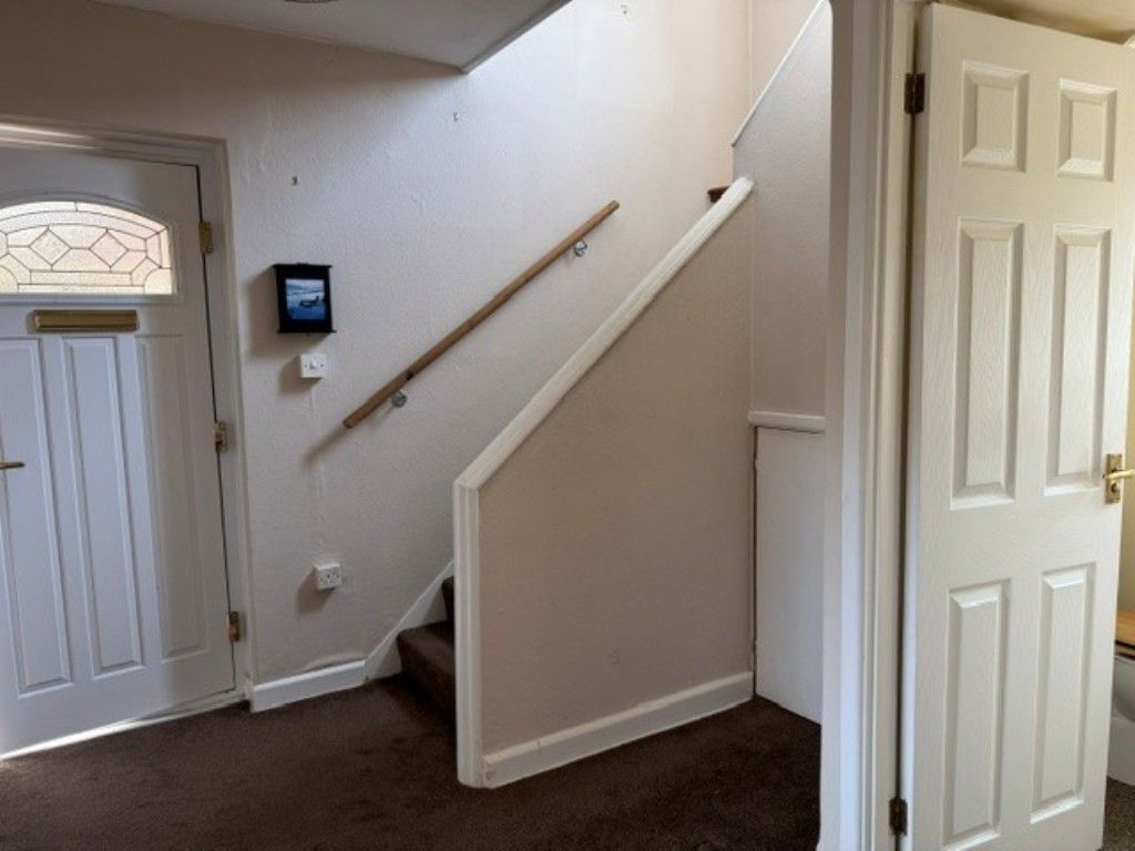 Property photo 3 of 12 Hallway