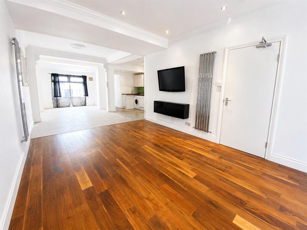 Property photo 2 of 10 Lr.Png