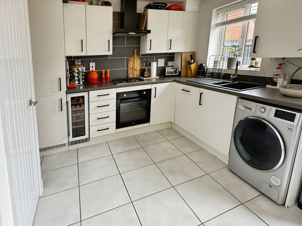 Property photo 3 of 23