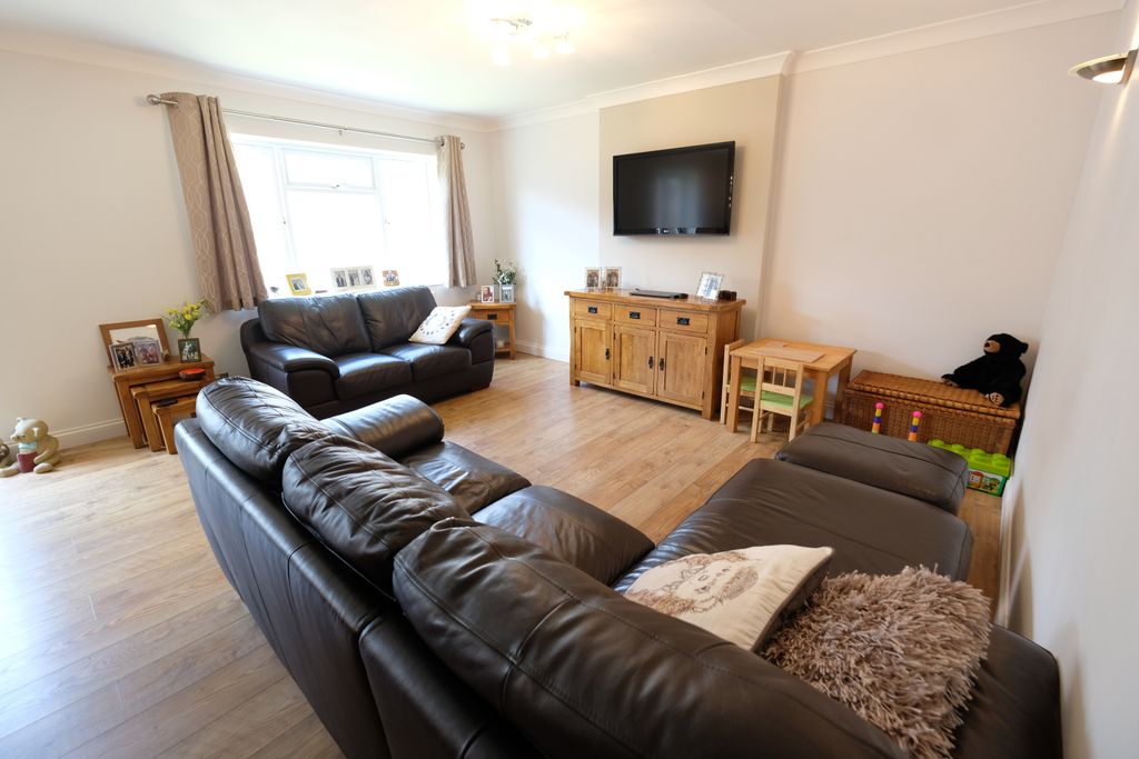 Property photo 2 of 22