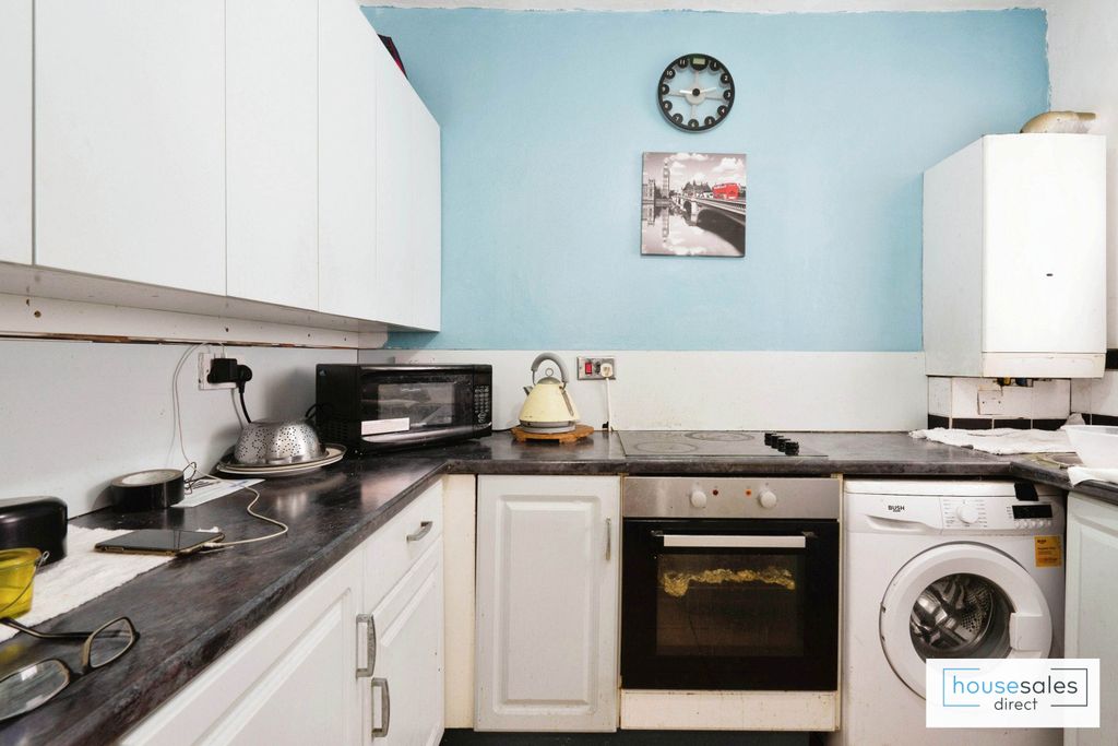 Property photo 3 of 11