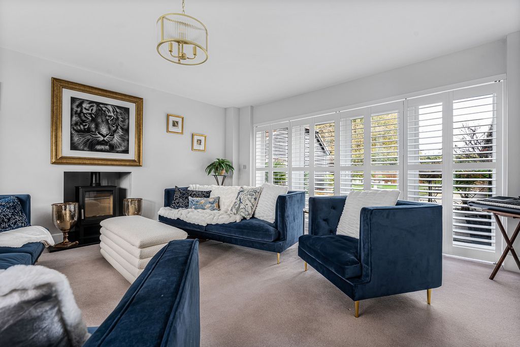 Property photo 2 of 44