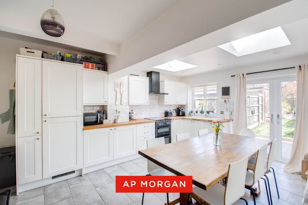 Property photo 3 of 15 Picture No. 13