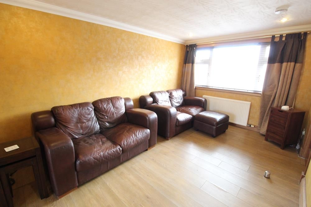 Property photo 2 of 10 Lounge 3