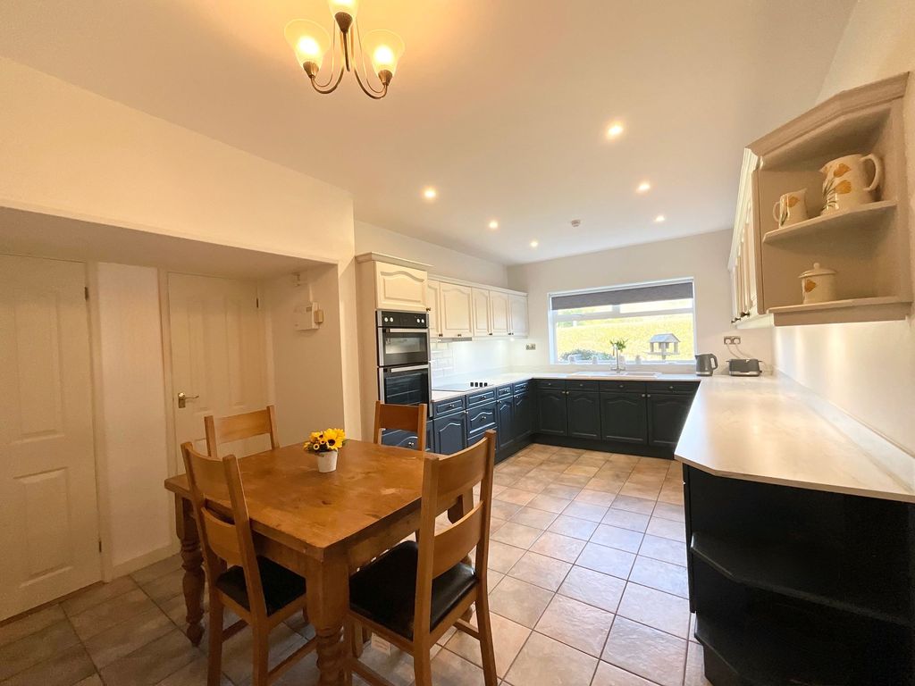 Property photo 2 of 29