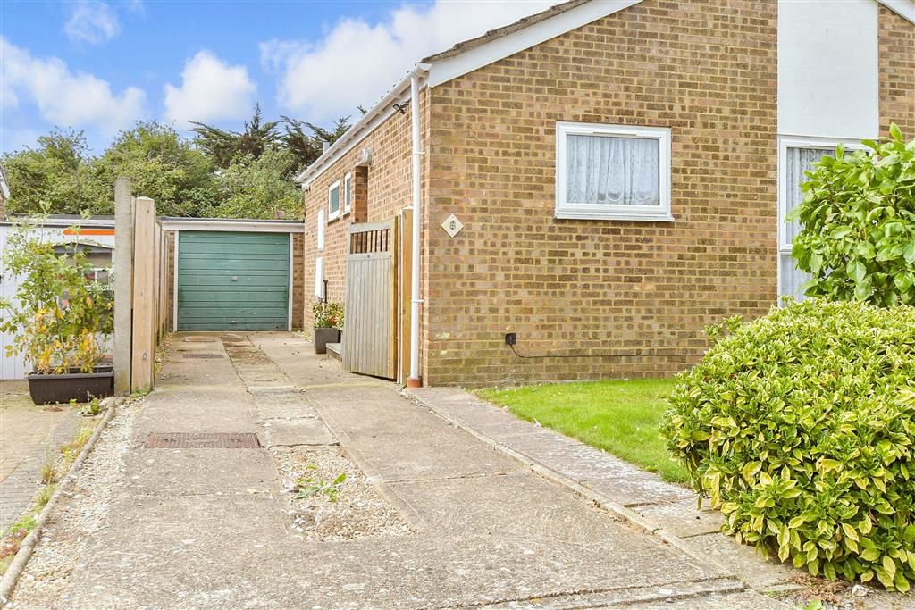 Property photo 2 of 12 Driveway/Parking