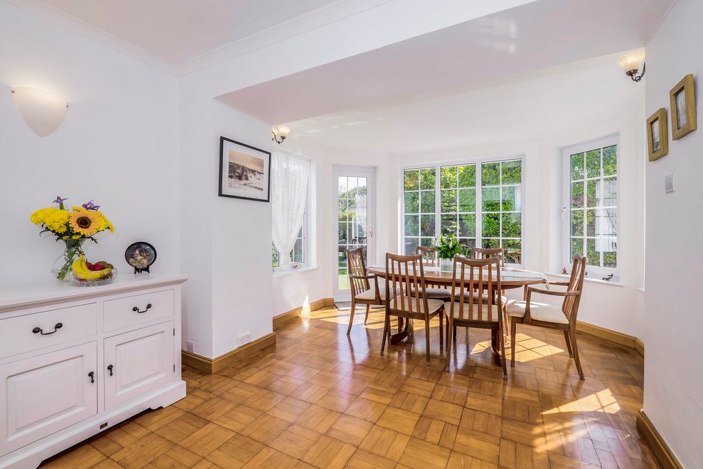 Property photo 2 of 35 Pbox-Img.Jpg