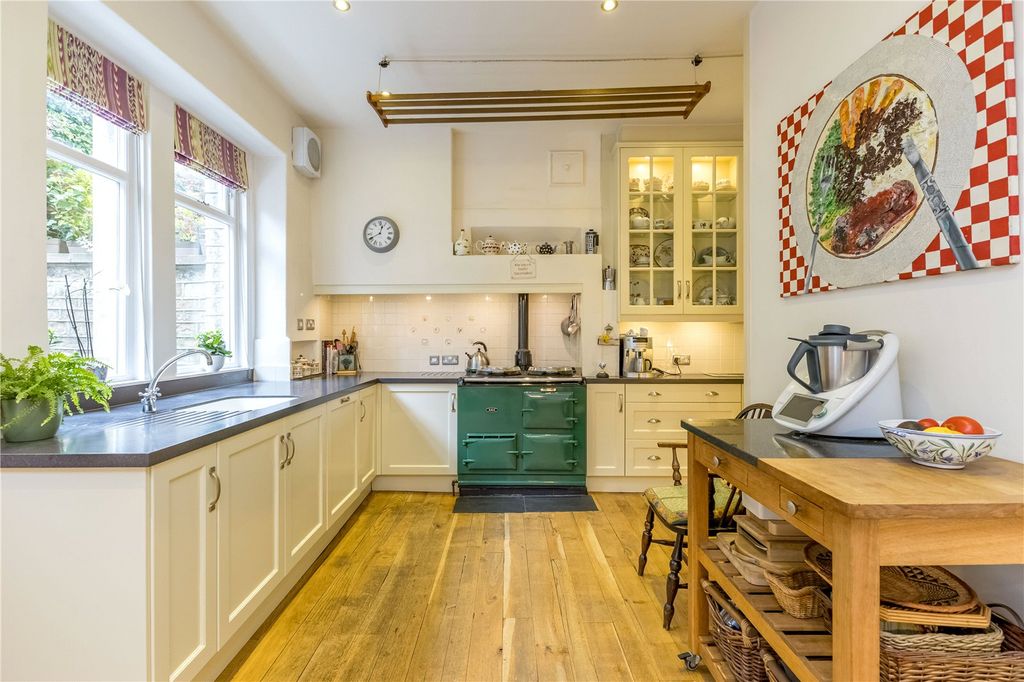 Additional image 4 of 4 bed semi-detached house for saleCorn Bank, Netherton, Huddersfield HD4