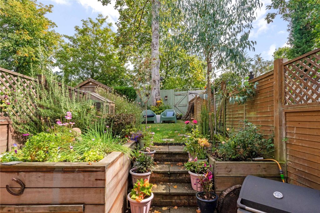 Property photo 3 of 13 Garden