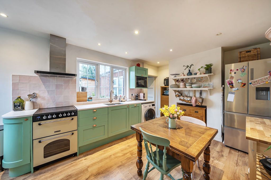 Property photo 2 of 10 Photo 3