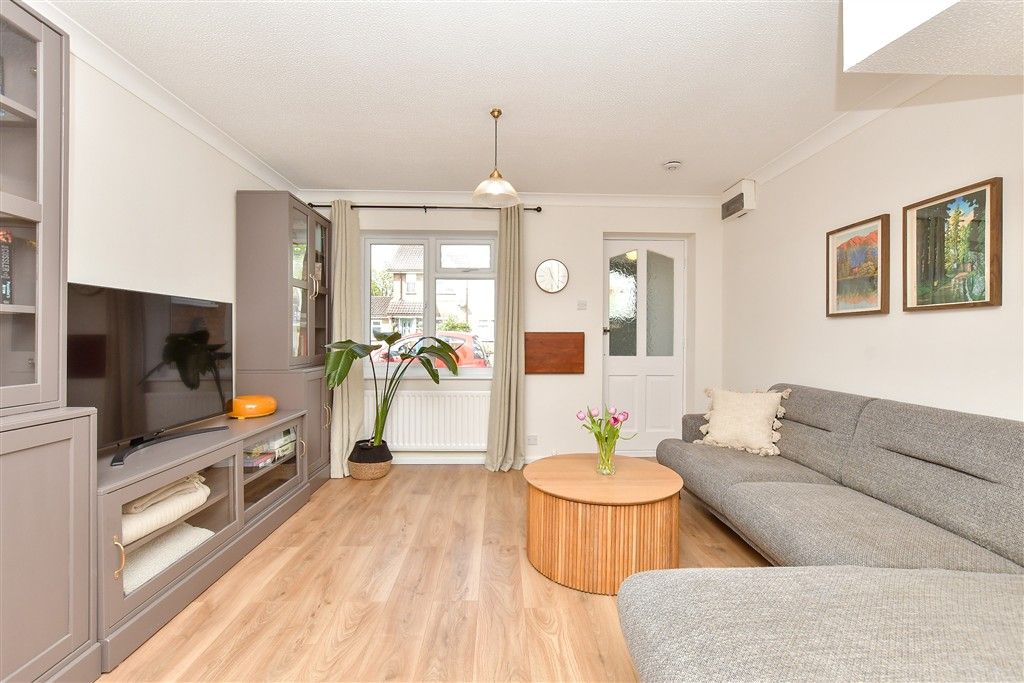 Property photo 3 of 13 Lounge/Diner